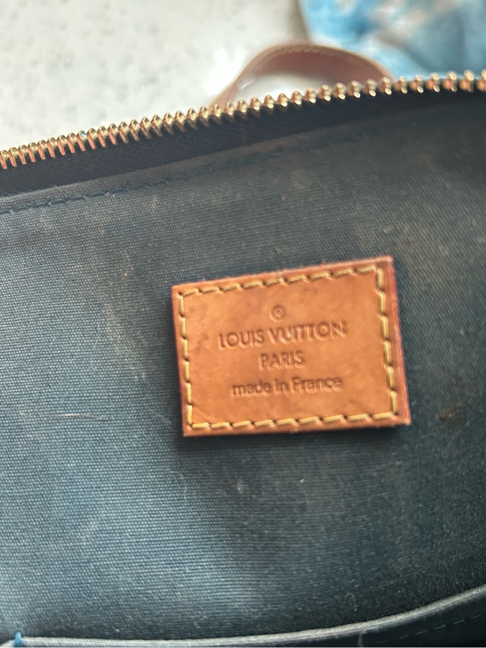 Louis Vuitton Bellevue patent leather vernis tote bag in black - Picture 6 of 8